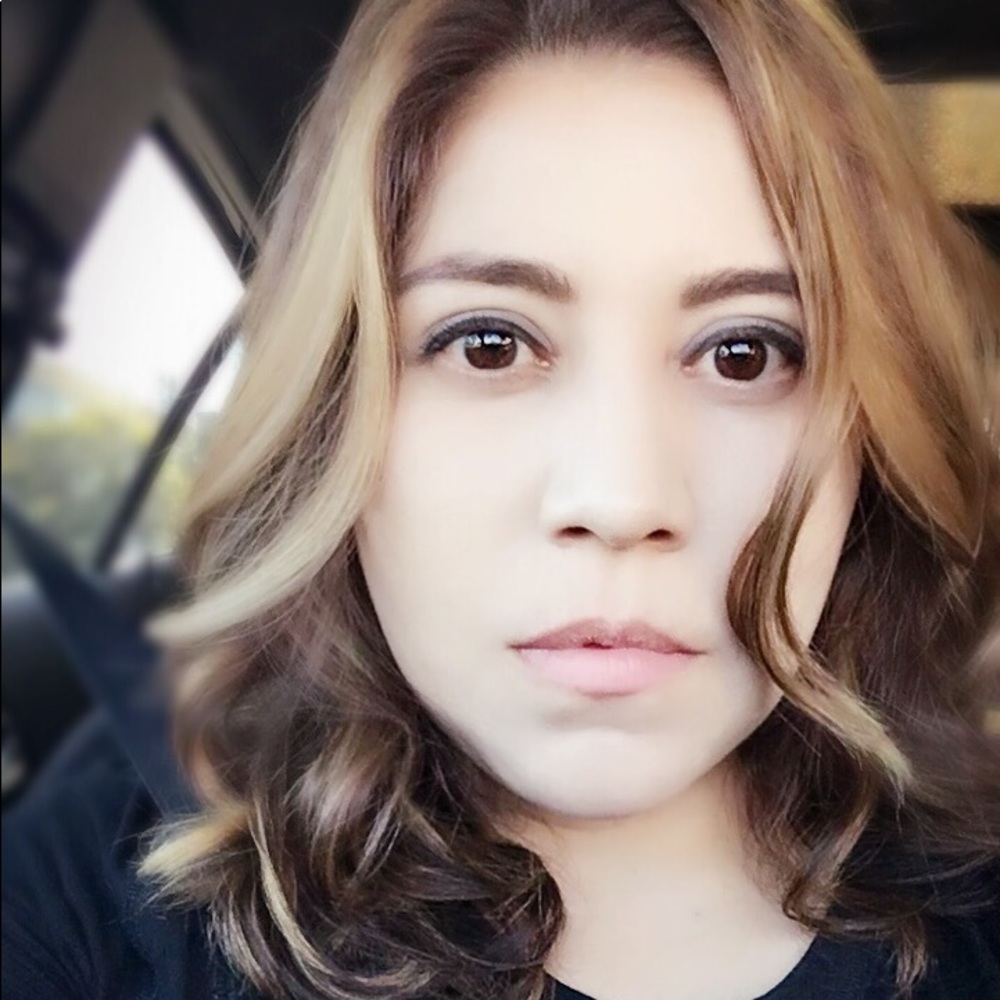 Meet your Posher, Janira